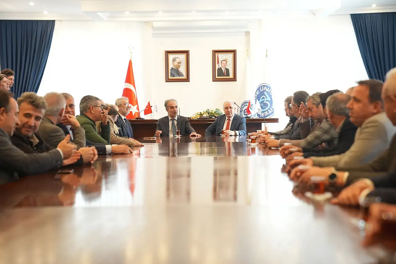 Prof. Dr. Alcı, düzenlenen devir teslim töreniyle görevi Prof. Dr. Necdet Budak'tan devraldı