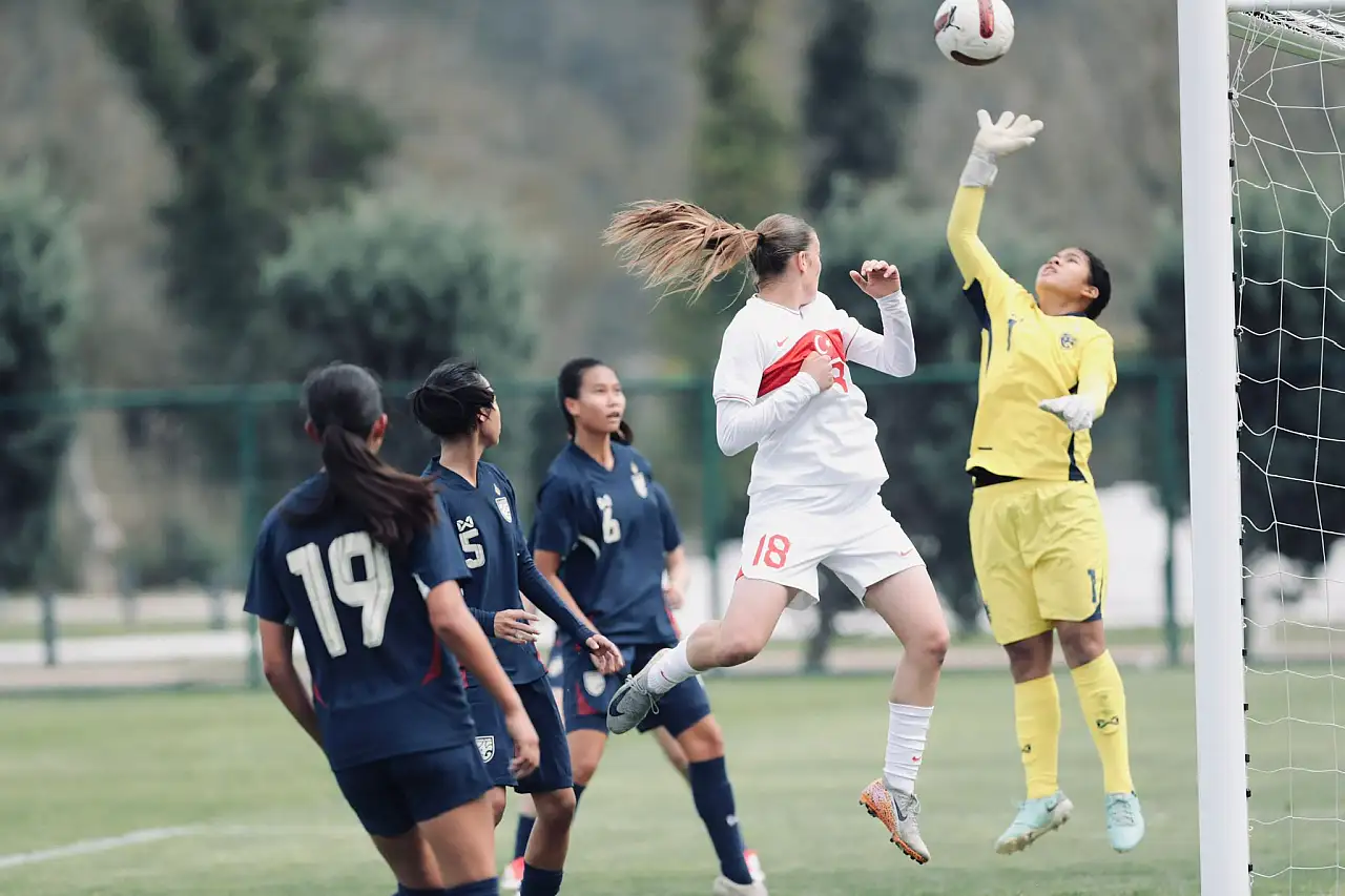 Aliağa'nın Yıldızı Açelya Nomak Milli Takım formasına ulaştı