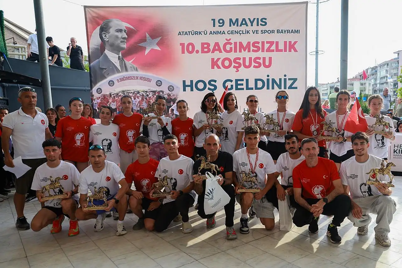 Bağımsızlık Koşusu'nda Karabağlar tek yürek