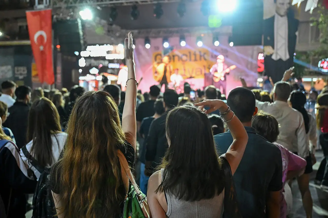 Gençliğin bayramı Bornova'da coşkuyla kutlandı