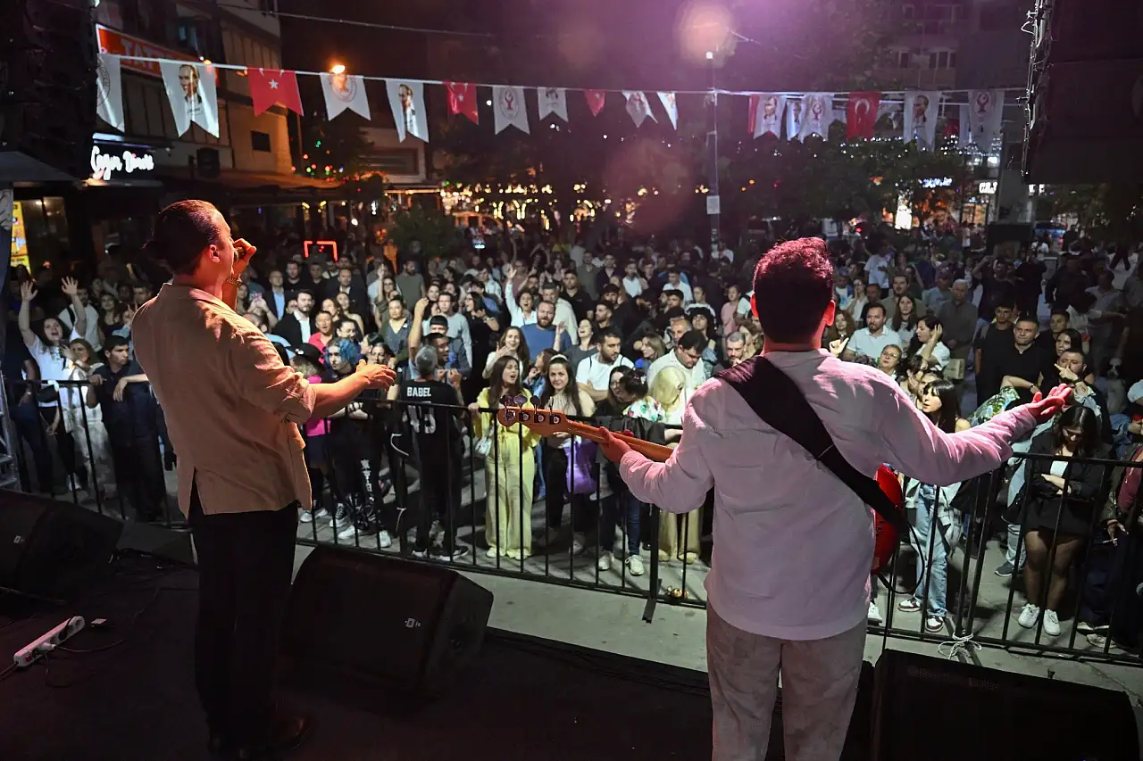 Gençliğin bayramı Bornova'da coşkuyla kutlandı