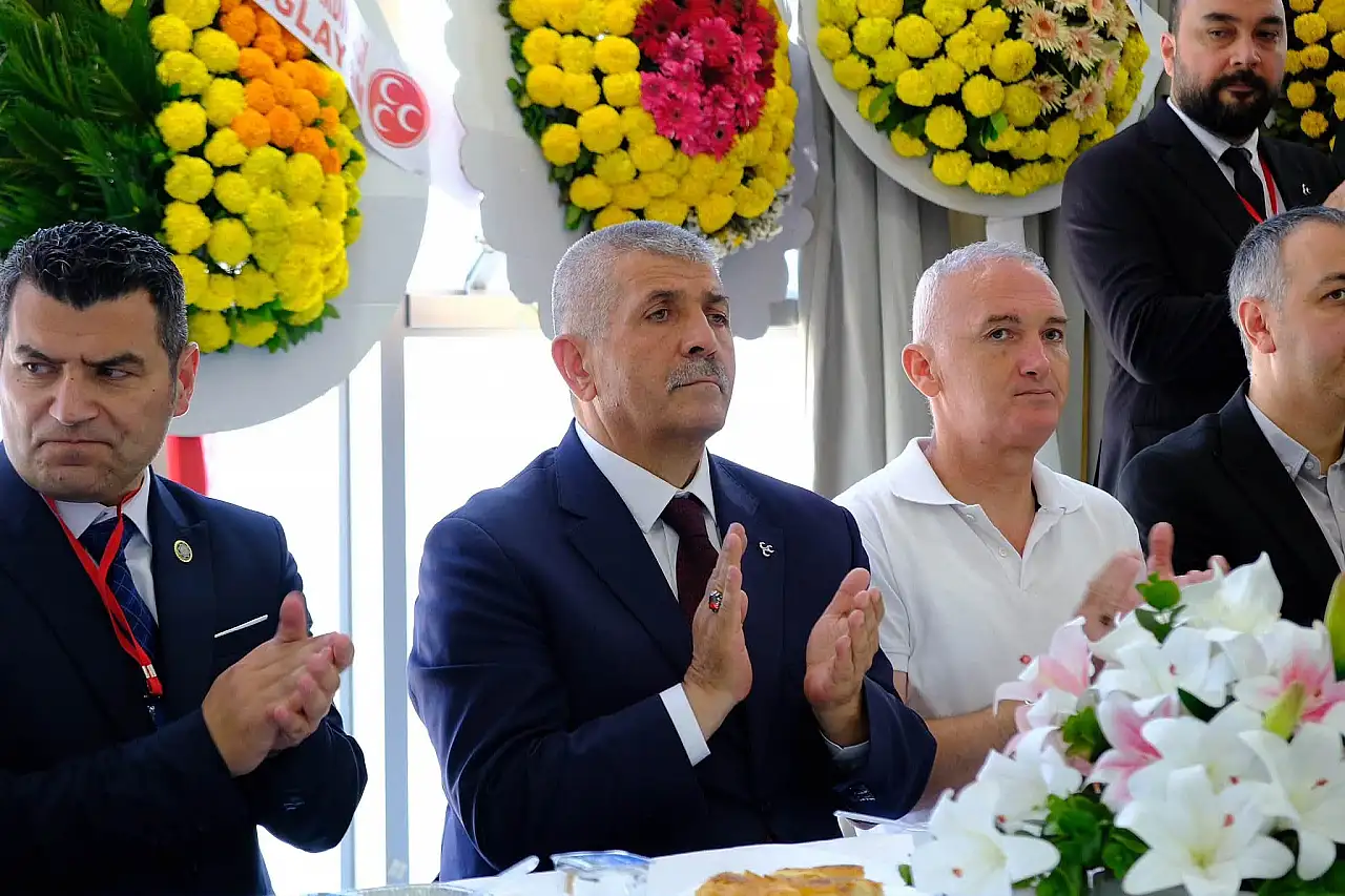 MHP İzmir Kongresinde konuşan Veysel Şahin: 'Sizi sırtınızdan vuranları hiç unutmayın'
