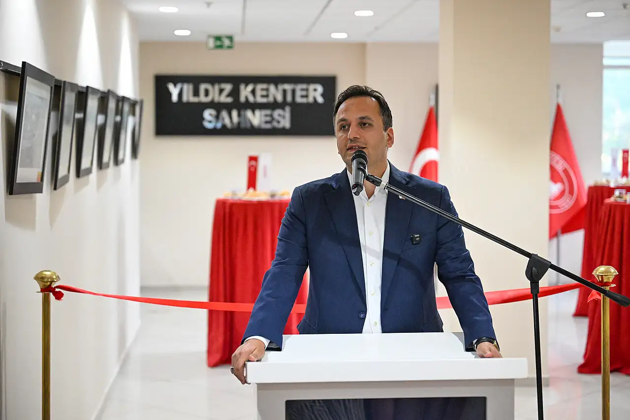 Güngör Dilmen Bornova'da Ölümsüzleştirildi