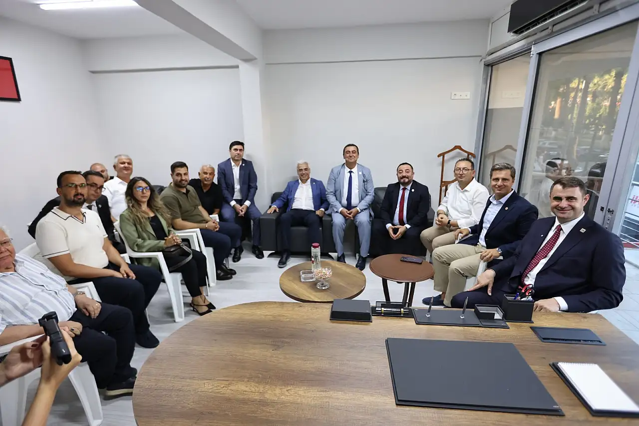 YENİ Parti Ödemiş'te ilçe binasını açtı: 'Özgür Özel bu bölgeyi çok iyi biliyor'