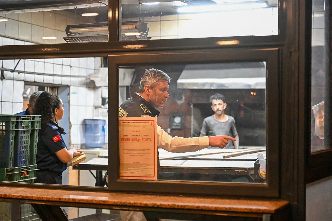 Bornova'da gece yarısı denetimi: 11 işletme mercek altında