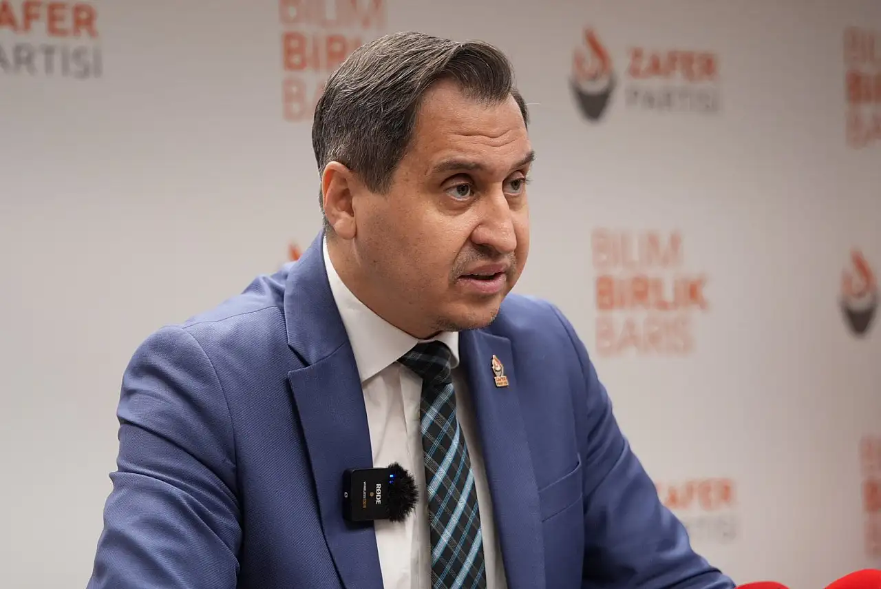 Ümit Özdağ'dan iktidara eleştiri: 'Sandıktan kaçmak başarısızlığın itirafıdır'