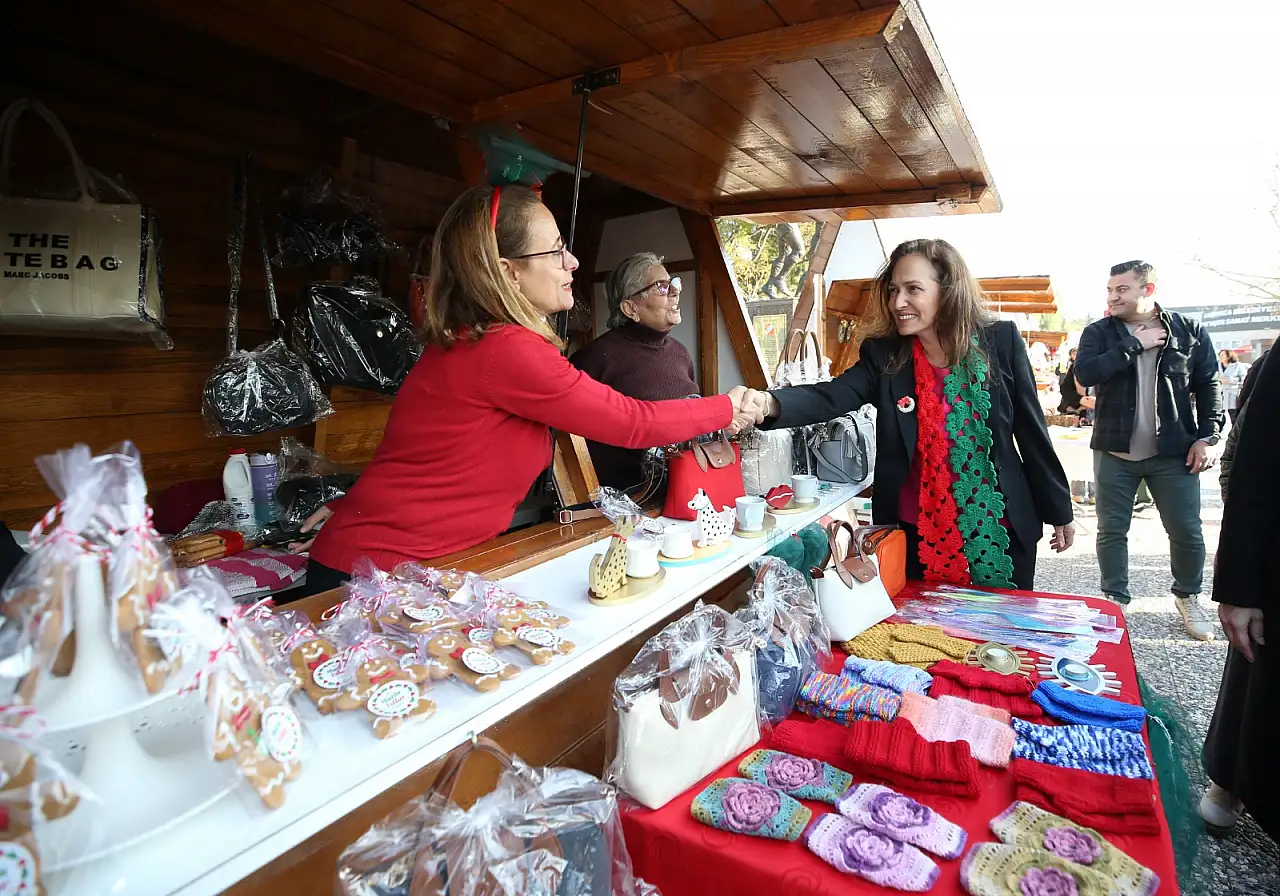 Karşıyaka Belediyesi'nin her yıl ilgiyle karşılanan Yeni Yıl Festivali başlıyor