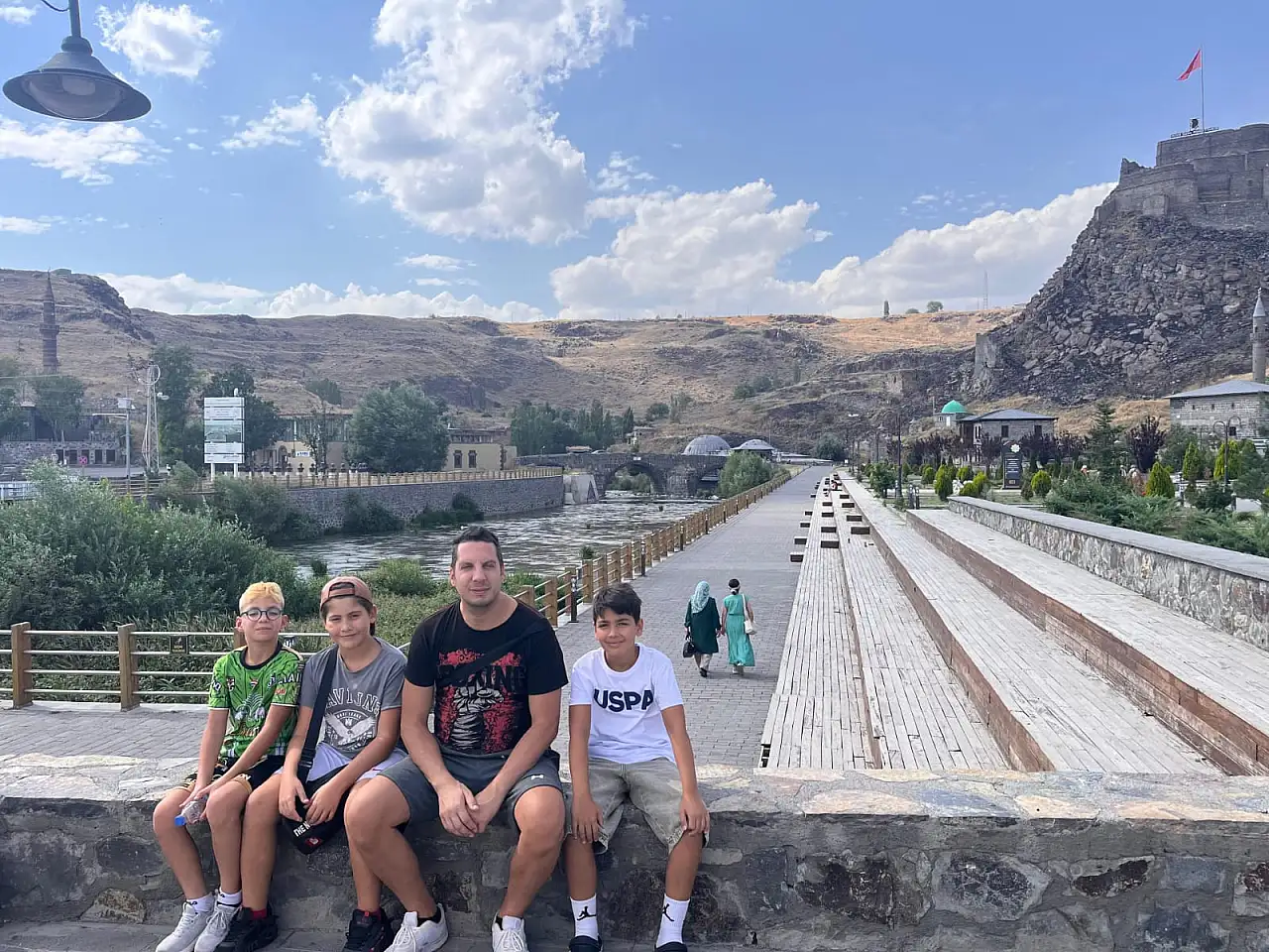 Bostanlıspor'un minik Muaythai Sporcuları Kars'ta Türkiye şampiyonası için ringe çıkıyor