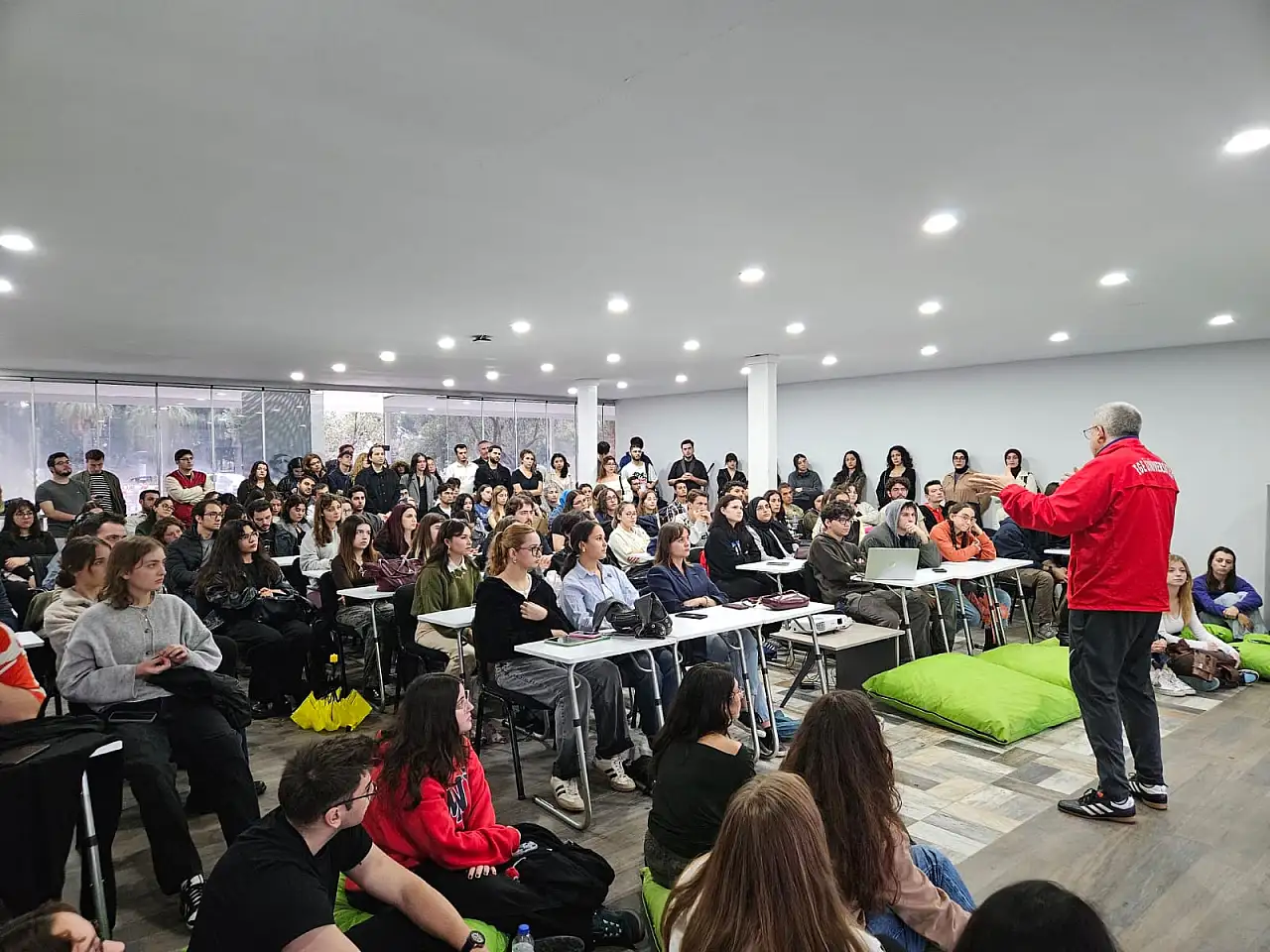 Ege Üniversitesi'nden TÜBİTAK projeleri için öğrencilere yol gösterici eğitim