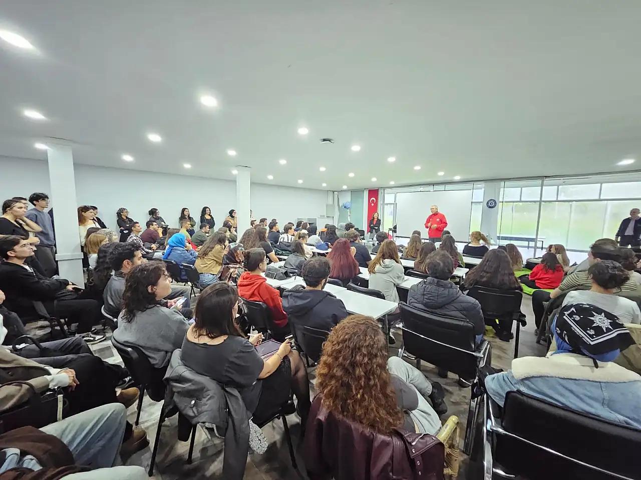 Ege Üniversitesi'nden TÜBİTAK projeleri için öğrencilere yol gösterici eğitim