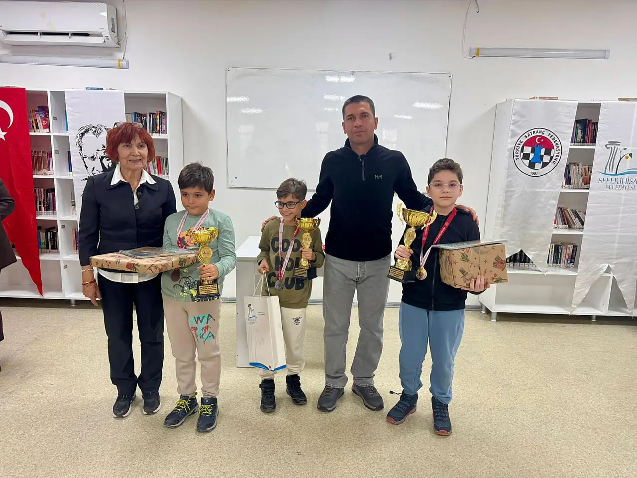 Seferihisar'da yeni yıl satranç turnuvası coşkusu