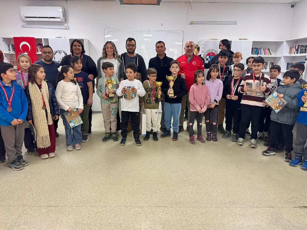 Seferihisar'da yeni yıl satranç turnuvası coşkusu