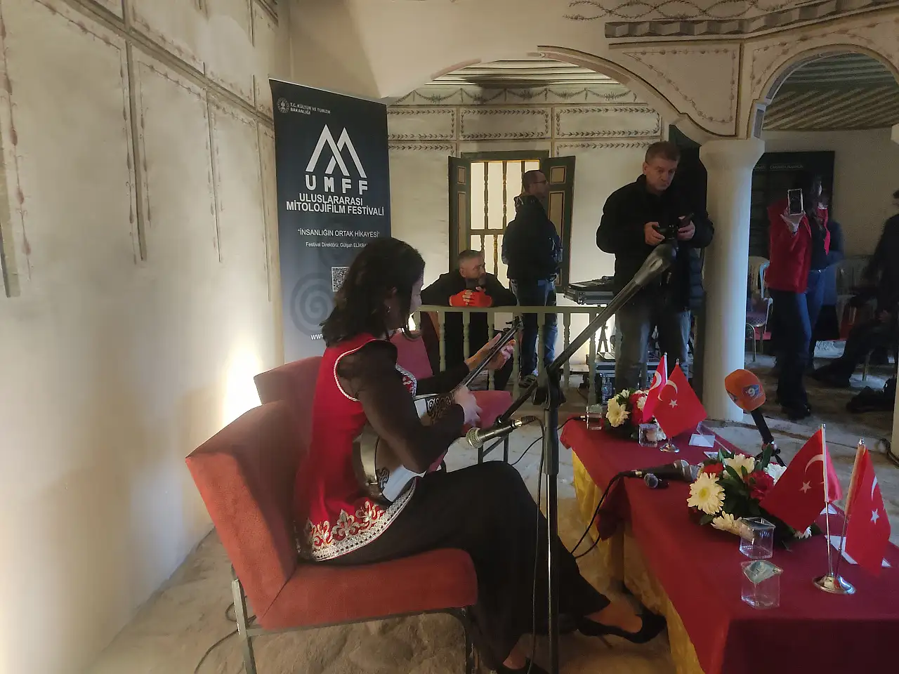 Birgi'de Mitoloji rüzgârı: Uluslararası festival yoğun ilgi gördü