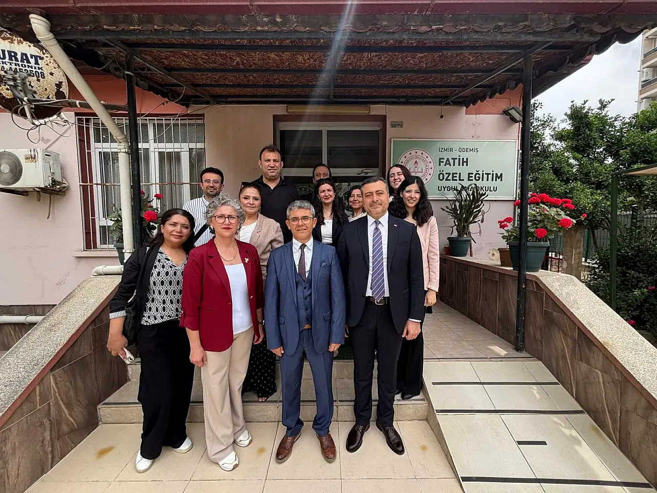 Ödemiş'te engelsiz bilim, Birgi'de sevgi sofrası: Özel çocuklara çifte müjde!