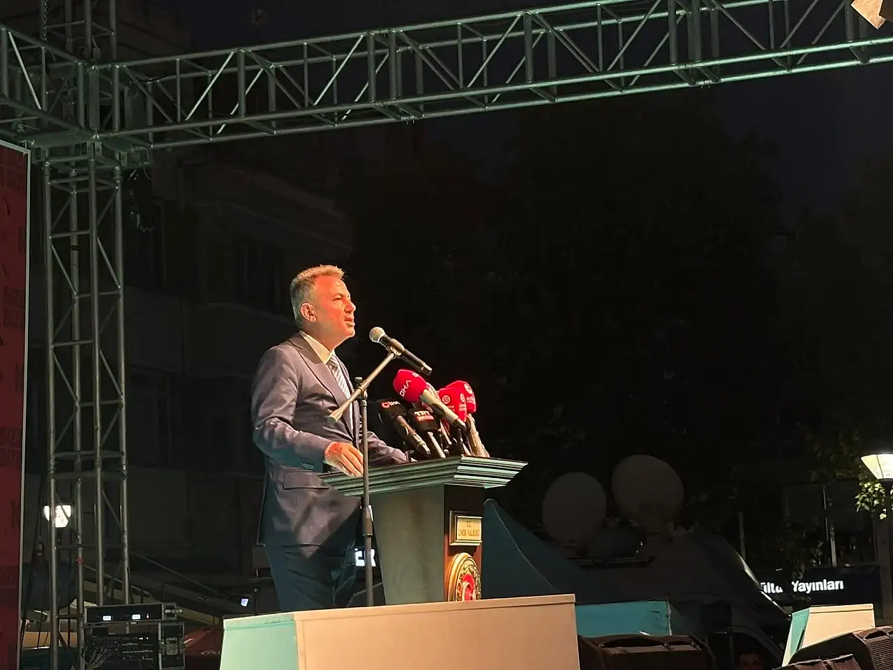 İzmir'de 15 Temmuz anmasına yoğun katılım