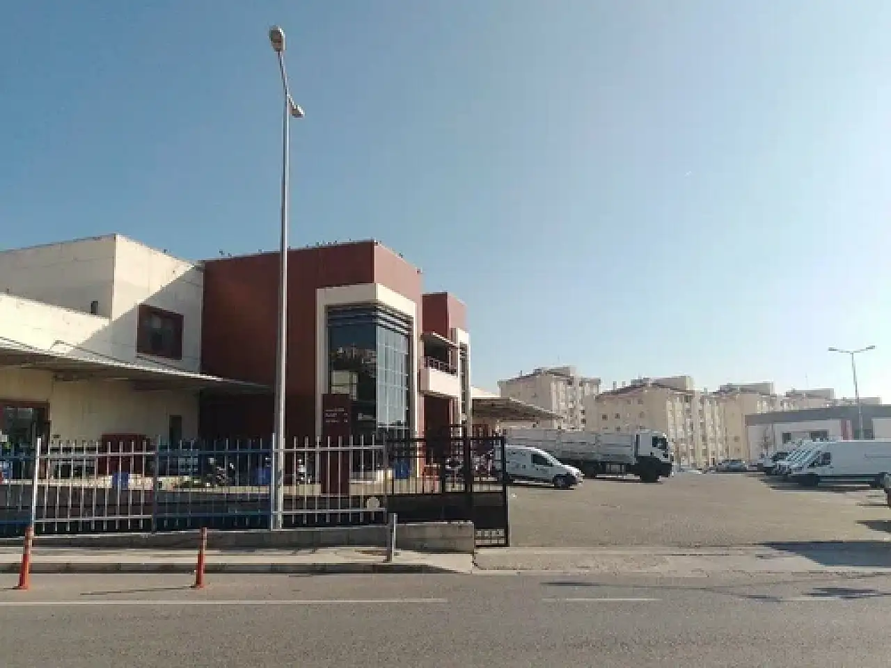 İzmir'de Belediye Aşevleri ve Sıcak Yemek Desteği Rehberi
