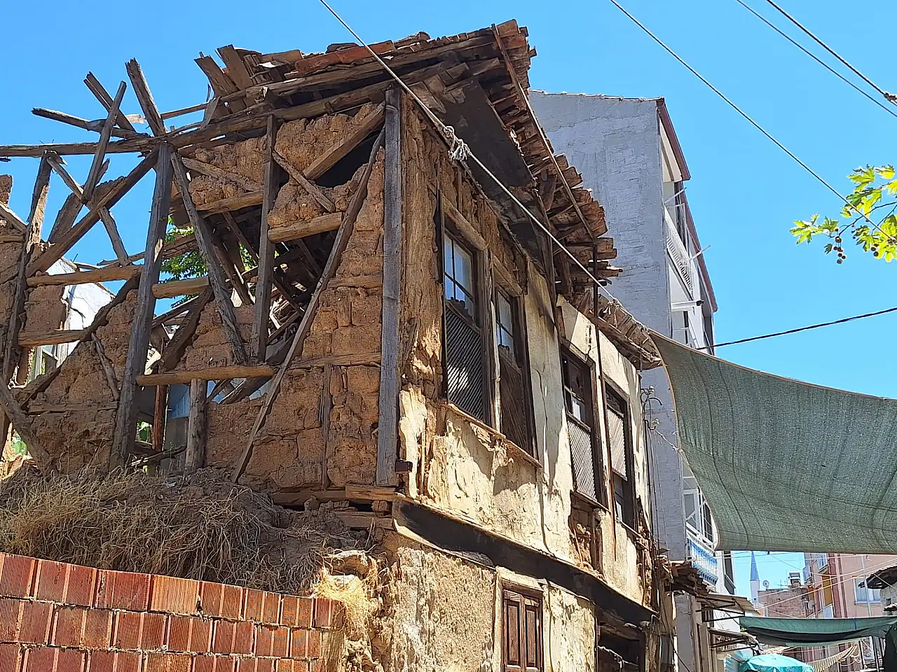 'Bir facia yaşanınca mı harekete geçilecek?' Okul yanında tehlike