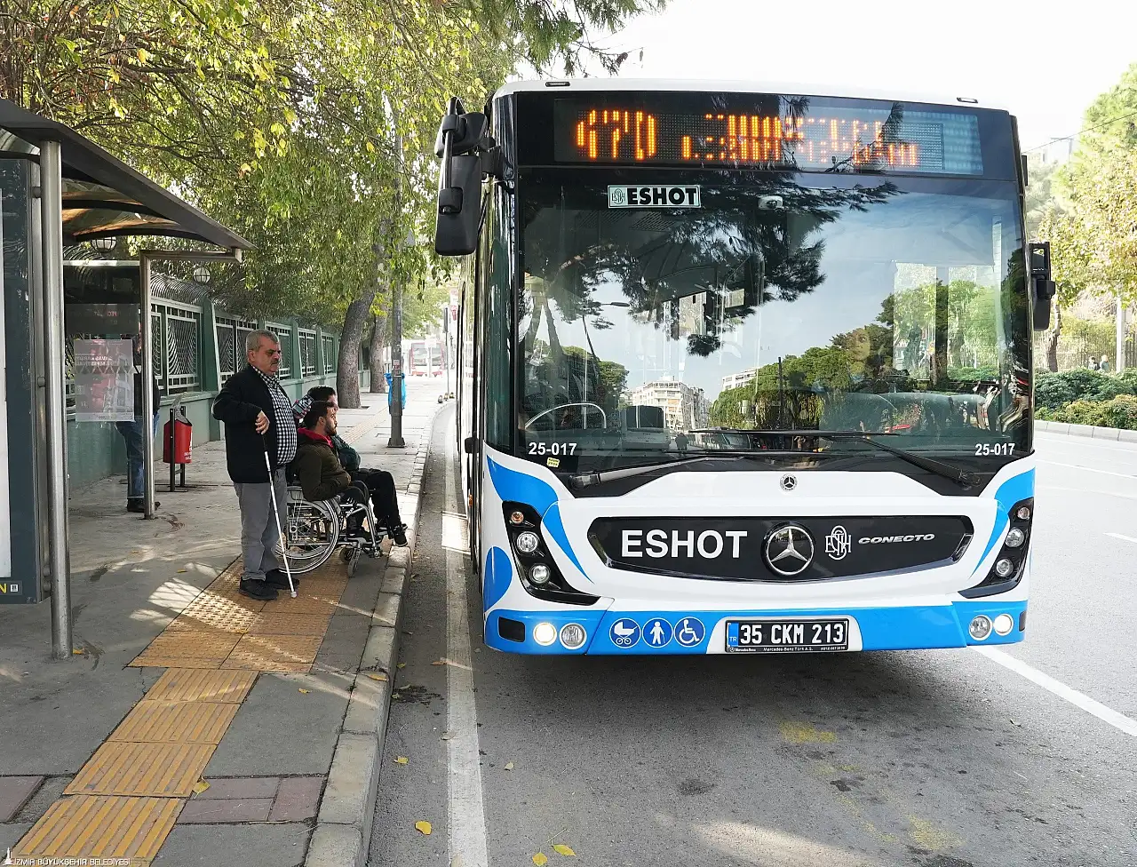 Tekerlekli sandalye kullanıcıları için otobüs şoförüne anlık bildirim dönemi