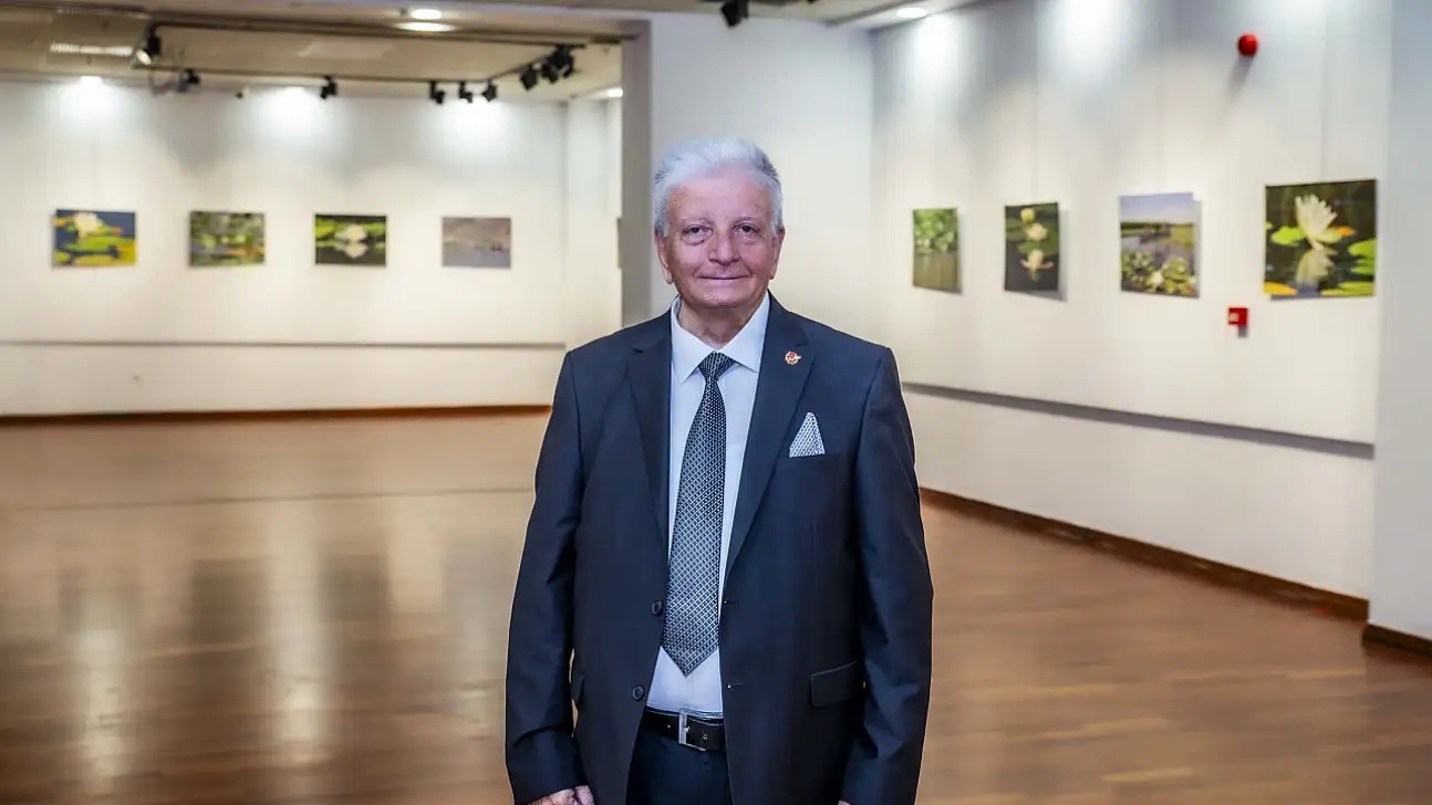 Esat Erçetingöz'ün 'Nilüfer Adası' sergisi sanatseverlerle buluştu