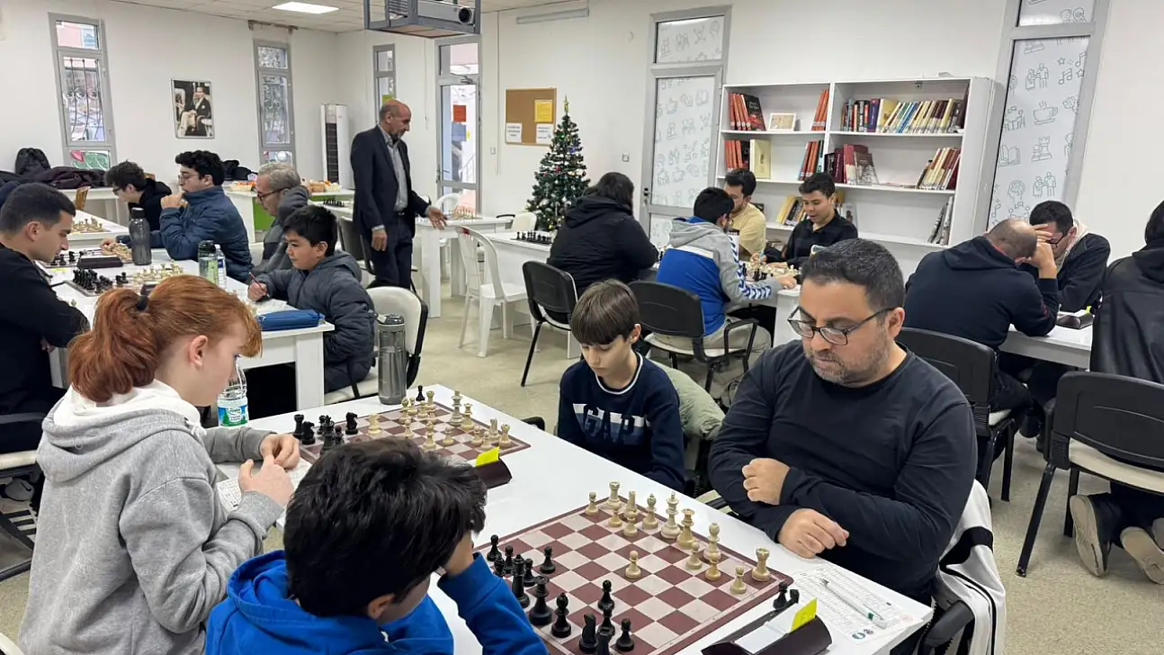 Seferihisar'da yeni yıl satranç turnuvası coşkusu