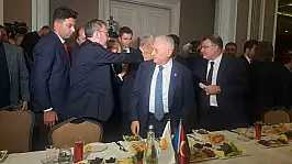 AK Parti İzmir'den vefa sofrası: Siyaset ve teşkilat iftarda buluştu