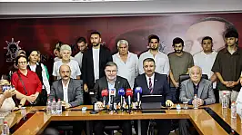 AK Parti'ye Konak'ta toplu katılım: 370 kişiye rozet takıldı