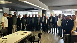 Ege Bölgesi Rize Dernekleri Federasyonu'nda Mehmet Topaloğlu güven tazeledi