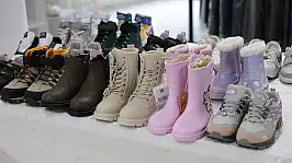 İhtiyaç sahipleri için monttan bota, kışlık ürünler raflarda yerini aldı