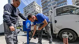 İzmir'de duraklara yeni nesil çöp kovaları geliyor