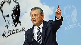 Özel'den sert çıkış: 'Delegenin vermediğini saraydan dilenenlere söylüyorum'
