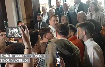 CHP İzmir İl Başkanlığı önünde tansiyon yükseldi
