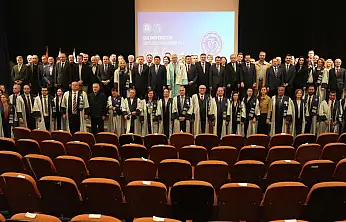 Ege Üniversitesi 2025-2026 Akademik yılı açılış töreni Adalet Bakanı Yılmaz Tunç'un katılımıyla gerçekleşti