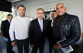 Eski Bakan Kasapoğlu İzmir'de amatör spor kulüpleriyle kahvaltıda buluştu