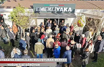 Karşıyaka'da emeklileri buluşturan merkez yoğun ilgi görüyor