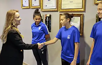 Konak Belediyespor'dan üç genç yetenek U15 milli takımı kadrosunda