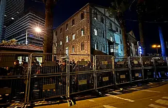 Meslek Fabrikası'na şafak baskını: Tahliye girişimi kriz yarattı