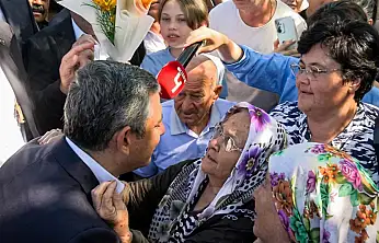 Özgür Özel'in İzmir mesaisi Bayındır'da başladı