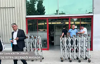 Tugay'dan kritik zirve: CHP'den istifa seçeneğinin de masada olduğu iddia edildi!
