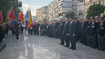 Bayraklı'da 10 Kasımda Ata'ya saygı nöbeti