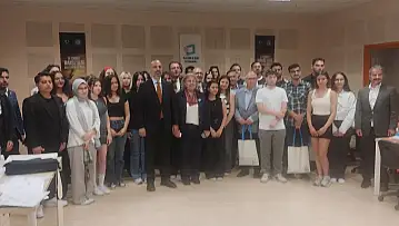 Genç gazetecilere 15 Temmuz Atölyesi'nde takdir belgesi