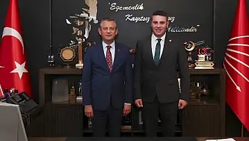 İzmir'de bir 'yeni parti' istifası daha
