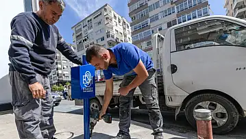 İzmir'de duraklara yeni nesil çöp kovaları geliyor