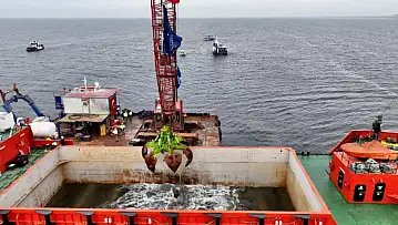 İzmir Körfezi'nde dev temizlik seferberliği, 2 yılda 1,2 milyon ton dip çamuru çıkarıldı