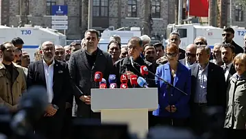 Tugay'dan Meslek Fabrikası önünde sert çıkış: 'İzmirliler sesini yükseltmeli'