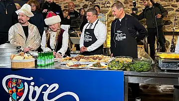 Yağmura rağmen Tire'de gastronomi şöleni başladı