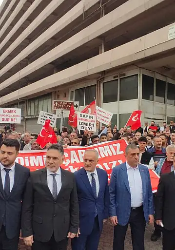 'Bu bina çürük değil' çıkışı: Kemeraltı esnafı kepenk indirdi