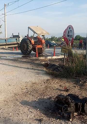İzmir'de hemzemin geçitte kaza: Yolcu treni traktöre çarptı