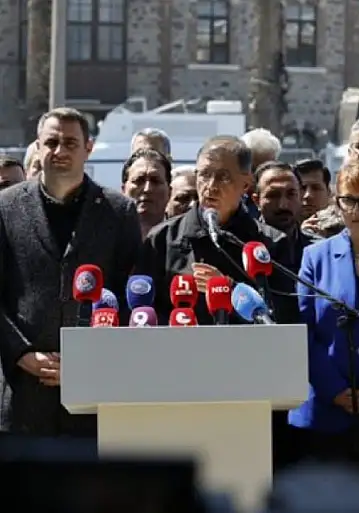 Tugay'dan Meslek Fabrikası önünde sert çıkış: 'İzmirliler sesini yükseltmeli'