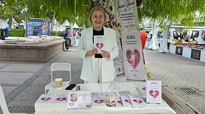Derya Durmaz'ın 'Aura'sı İZKitap'ta okuyucuyla buluştu