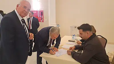 İzmir esnafı sandık başında: Yalçın Ata tek aday olarak güven tazeliyor